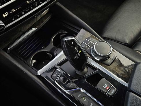 Used 2018 BMW 530e RWD image 19