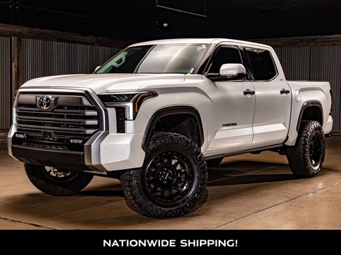 Used 2022 Toyota Tundra Limited w/ Power Package image 4