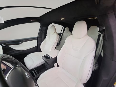 Used 2017 Tesla Model X 90D image 10