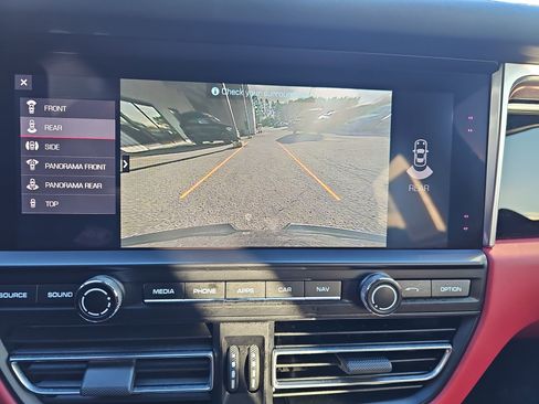 Used 2021 Porsche Macan Turbo image 24