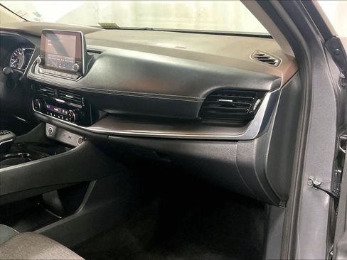 Used 2022 Nissan Rogue SV image 13