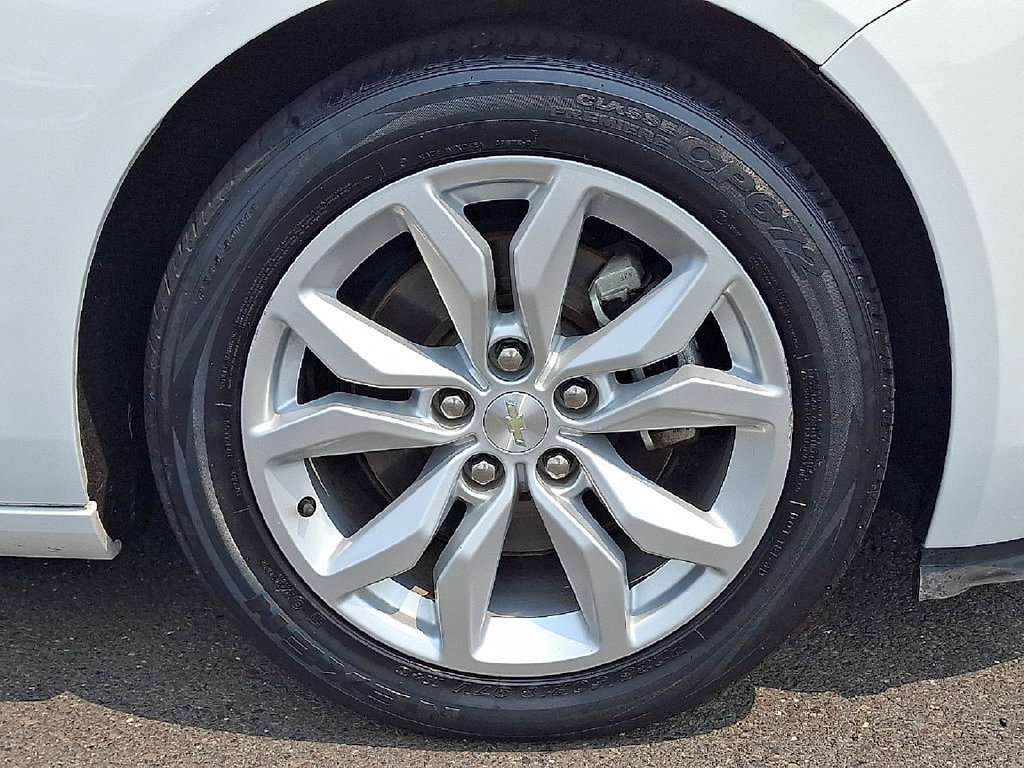 Used 2019 Chevrolet Impala LT FWD image 5