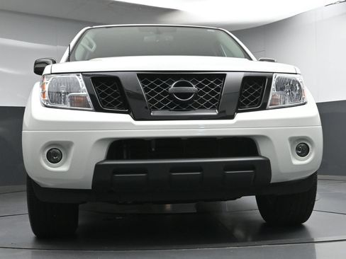Used 2020 Nissan Frontier SV w/ Midnight Edition Floor Mats RWD image 20