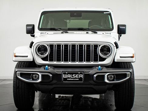 Used 2024 Jeep Wrangler Unlimited Sahara w/ Safety Group image 2