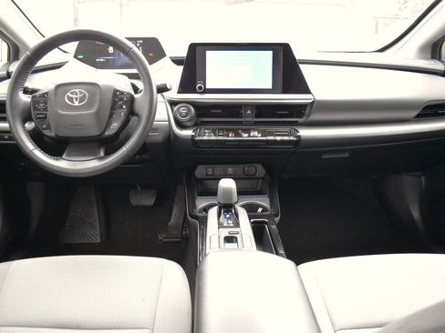 Used 2023 Toyota Prius LE FWD image 8