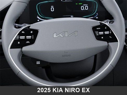 Used 2025 Kia Niro EX image 22