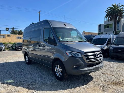 Used 2023 Mercedes-Benz Sprinter 1500 image 3