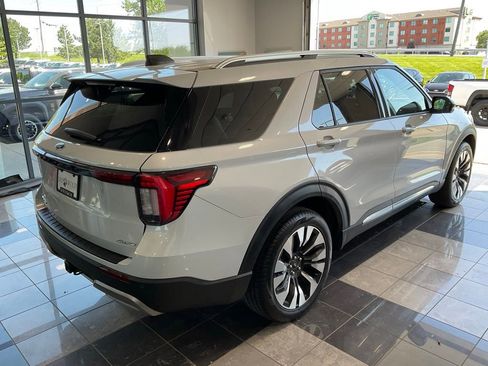 Used 2025 Ford Explorer Platinum w/ LUX Leather Package AWD/4WD image 5