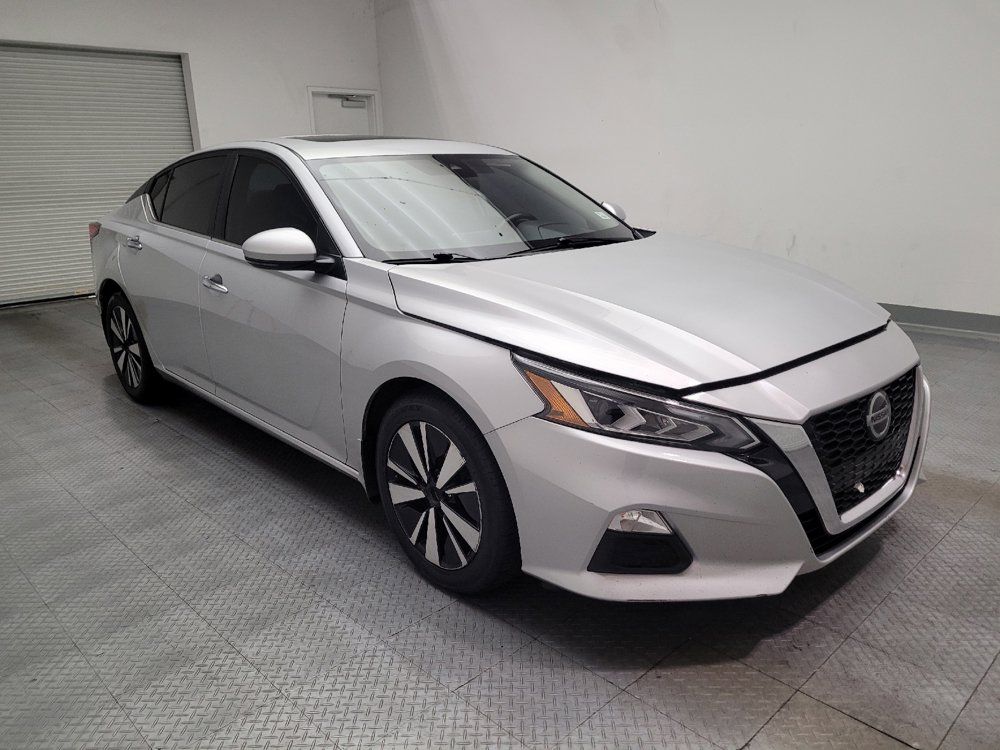 Used 2021 Nissan Altima 2.5 SV w/ SV Premium Package FWD image 13