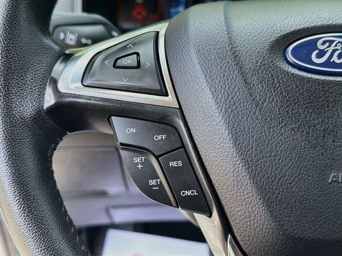 Used 2024 Ford Edge SEL AWD/4WD image 12