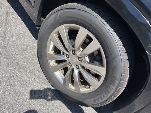 Used 2012 Kia Sorento SX w/ SX Premium Pkg AWD/4WD image 12