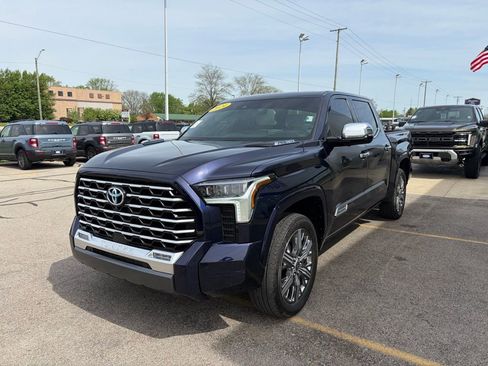 Used 2024 Toyota Tundra Capstone AWD/4WD image 32