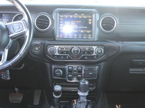 Used 2023 Jeep Wrangler Unlimited Sahara w/ Cold Weather Group AWD/4WD image 17