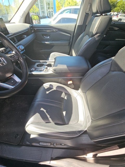 Used 2023 Honda Pilot Elite image 12