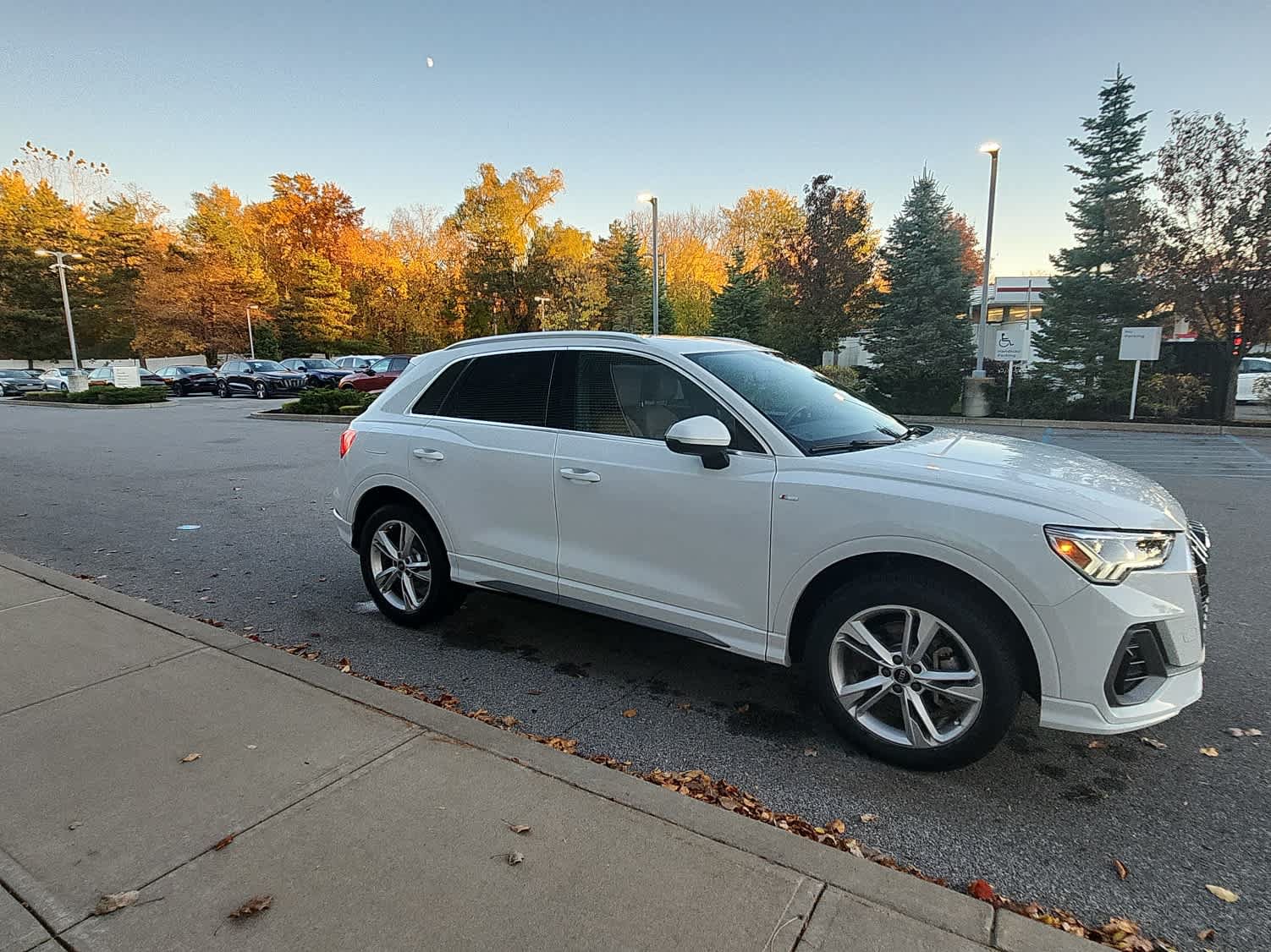Used 2024 Audi Q3 2.0T Premium w/ Convenience Package AWD/4WD image 15