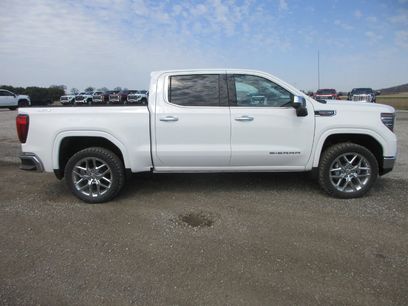 New 2026 GMC Sierra 1500 SLT w/ SLT Convenience Package
