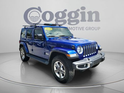Used 2020 Jeep Wrangler Unlimited Sahara w/ Uconnect 4C Nav & Sound Group AWD/4WD image 4
