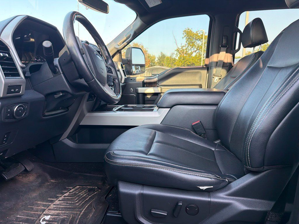 Used 2022 Ford F250 Lariat w/ Black Appearance Package AWD/4WD image 8