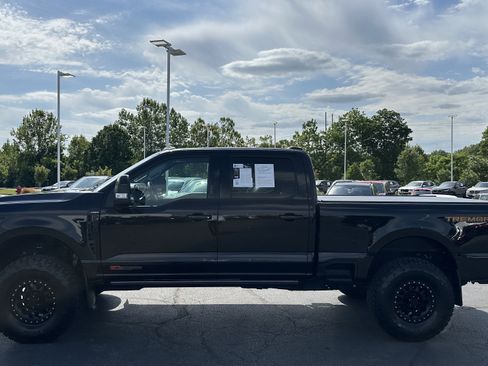 Used 2023 Ford F250 Lariat w/ Lariat Ultimate Package AWD/4WD image 7