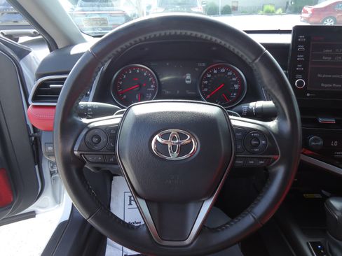 Used 2024 Toyota Camry XSE FWD image 12