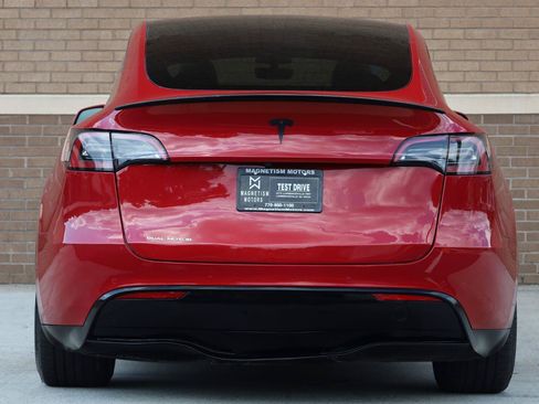 Used 2022 Tesla Model Y Performance AWD/4WD image 8