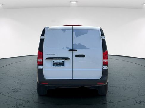 Used 2023 Mercedes-Benz Metris image 6