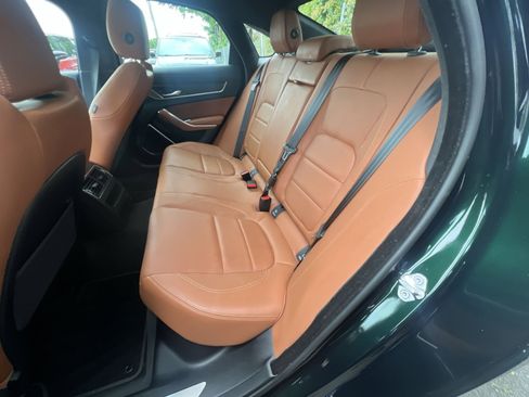 Used 2022 Jaguar XF R-Dynamic SE AWD/4WD image 33