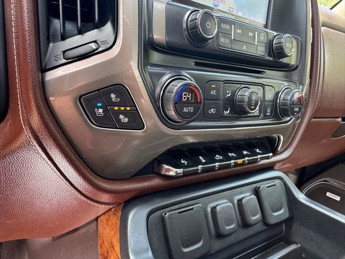 Used 2017 Chevrolet Silverado 1500 High Country AWD/4WD image 18