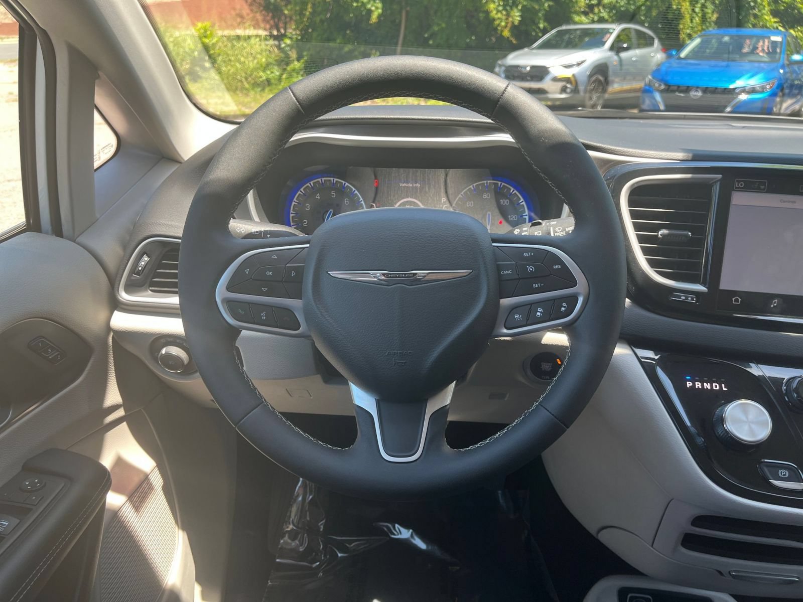 Used 2024 Chrysler Pacifica Touring-L FWD image 35