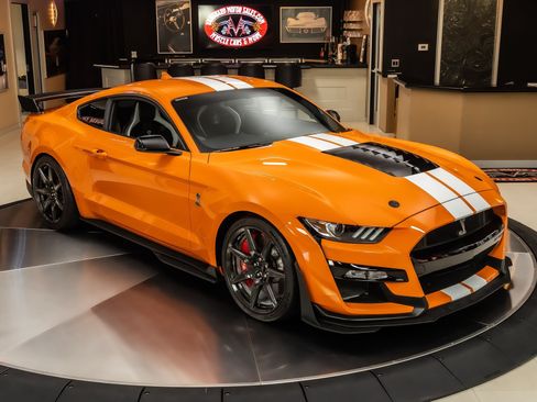 Used 2020 Ford Mustang Shelby GT500 w/ Carbon Fiber Track Pack RWD image 10