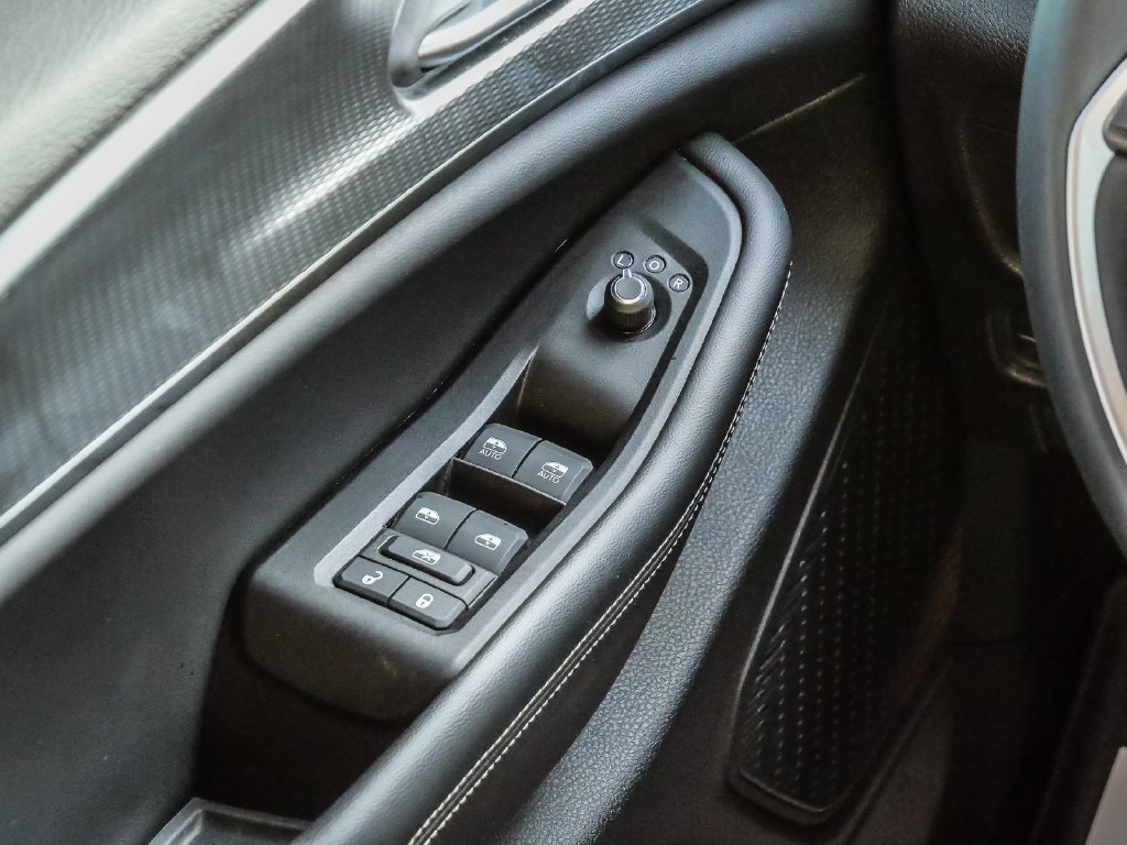 Used 2024 Jeep Grand Cherokee Altitude RWD image 28