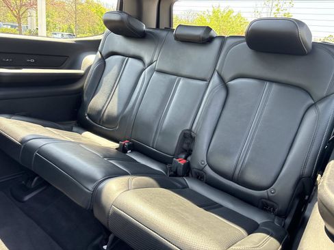 Used 2022 Jeep Wagoneer Series III w/ Premium Group I AWD/4WD image 32