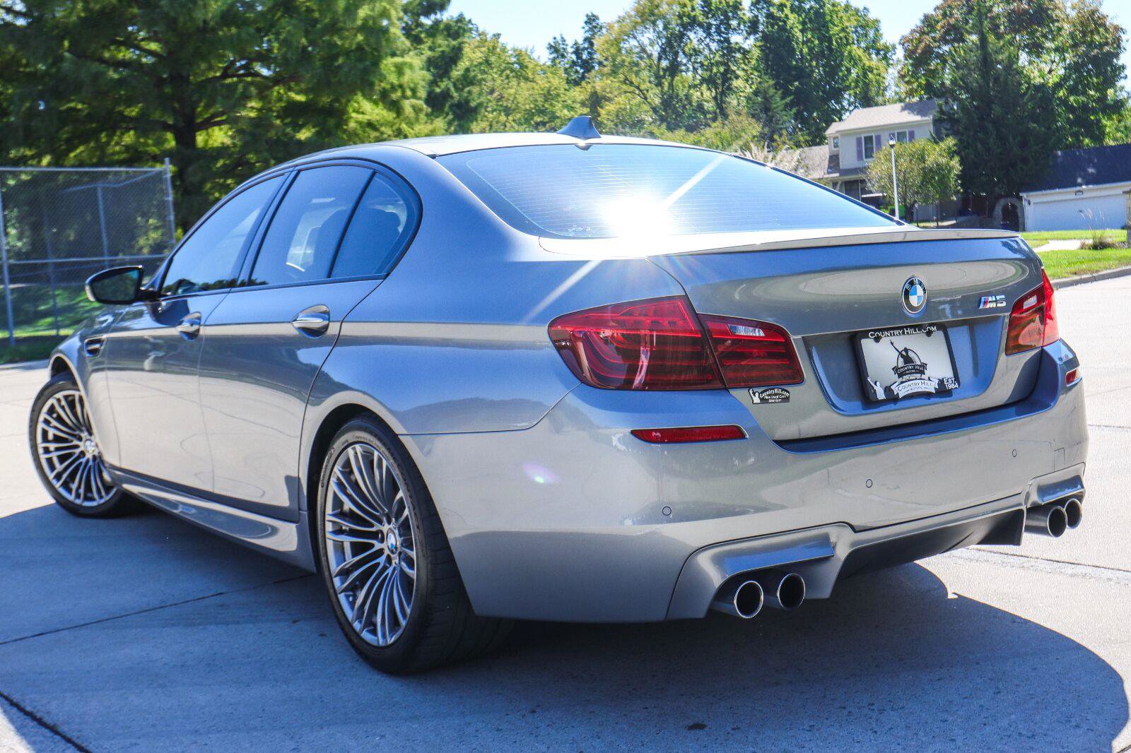 Used 2015 BMW M5 RWD image 15