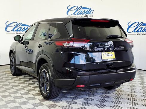Used 2025 Nissan Rogue SV FWD image 2