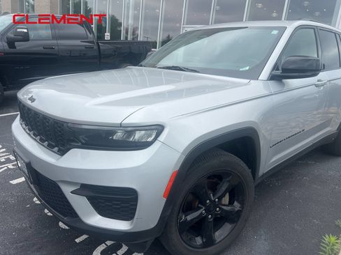Used 2022 Jeep Grand Cherokee Altitude AWD/4WD image 1