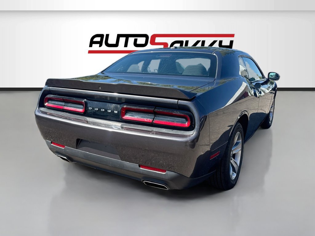 Used 2022 Dodge Challenger SXT RWD image 7