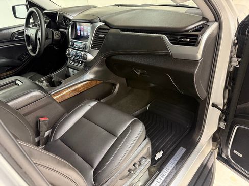 Used 2016 Chevrolet Suburban LT image 37
