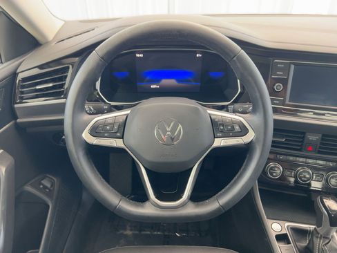 Certified 2024 Volkswagen Jetta SE image 18