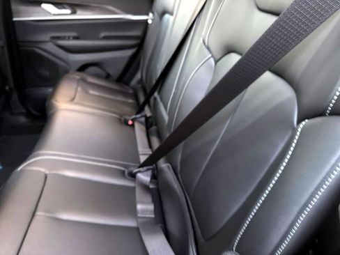 New 2025 Jeep Grand Cherokee Limited image 6