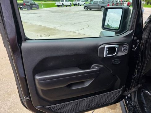 Used 2023 Jeep Wrangler Unlimited Rubicon 4xe w/ Cold Weather Group AWD/4WD image 29