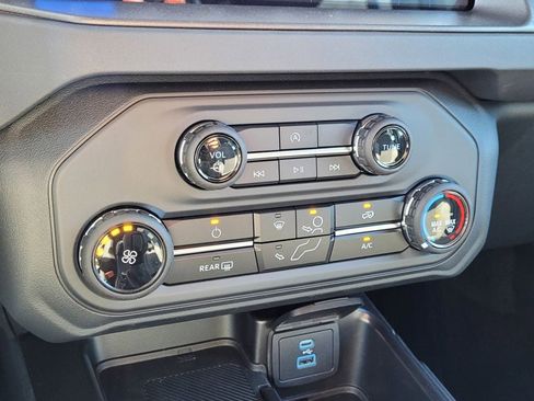 New 2025 Ford Bronco Base image 46