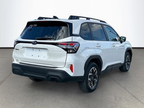 Certified 2025 Subaru Forester Premium AWD/4WD image 7