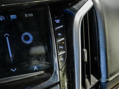 Used 2020 Cadillac Escalade Platinum RWD image 38