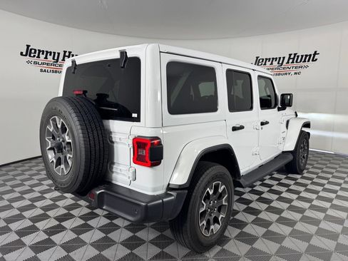 Used 2024 Jeep Wrangler Unlimited Sahara w/ Technology Group AWD/4WD image 7