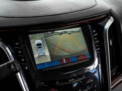 Used 2019 Cadillac Escalade Luxury AWD/4WD image 21