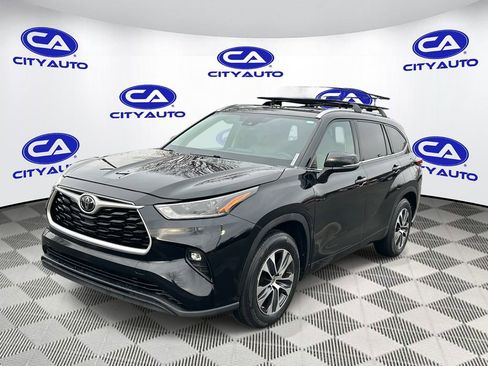 Used 2021 Toyota Highlander XLE image 9