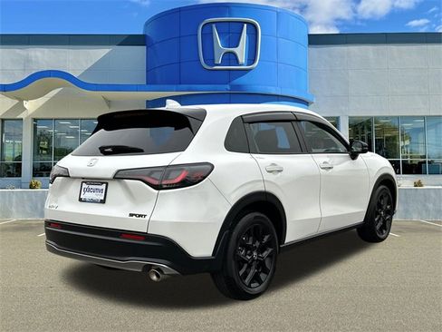 Used 2025 Honda HR-V Sport image 2