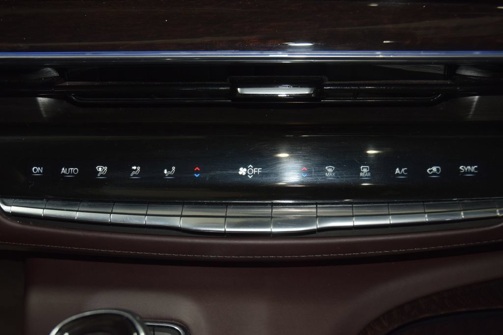 Used 2023 Cadillac Escalade Premium Luxury Platinum AWD/4WD image 34