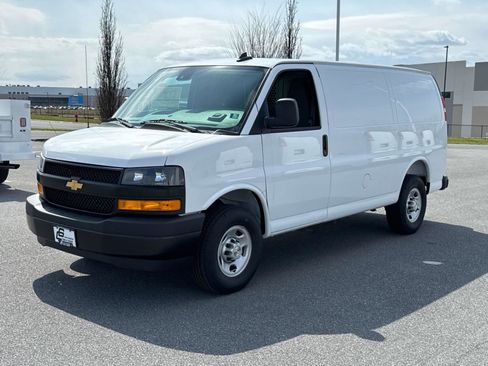 New 2026 Chevrolet Express 2500 w/ Driver Convenience Package image 15