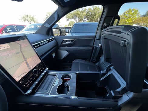 New 2025 GMC Sierra EV Denali image 18